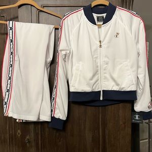 Stunning champion, two-piece set brand new with tags